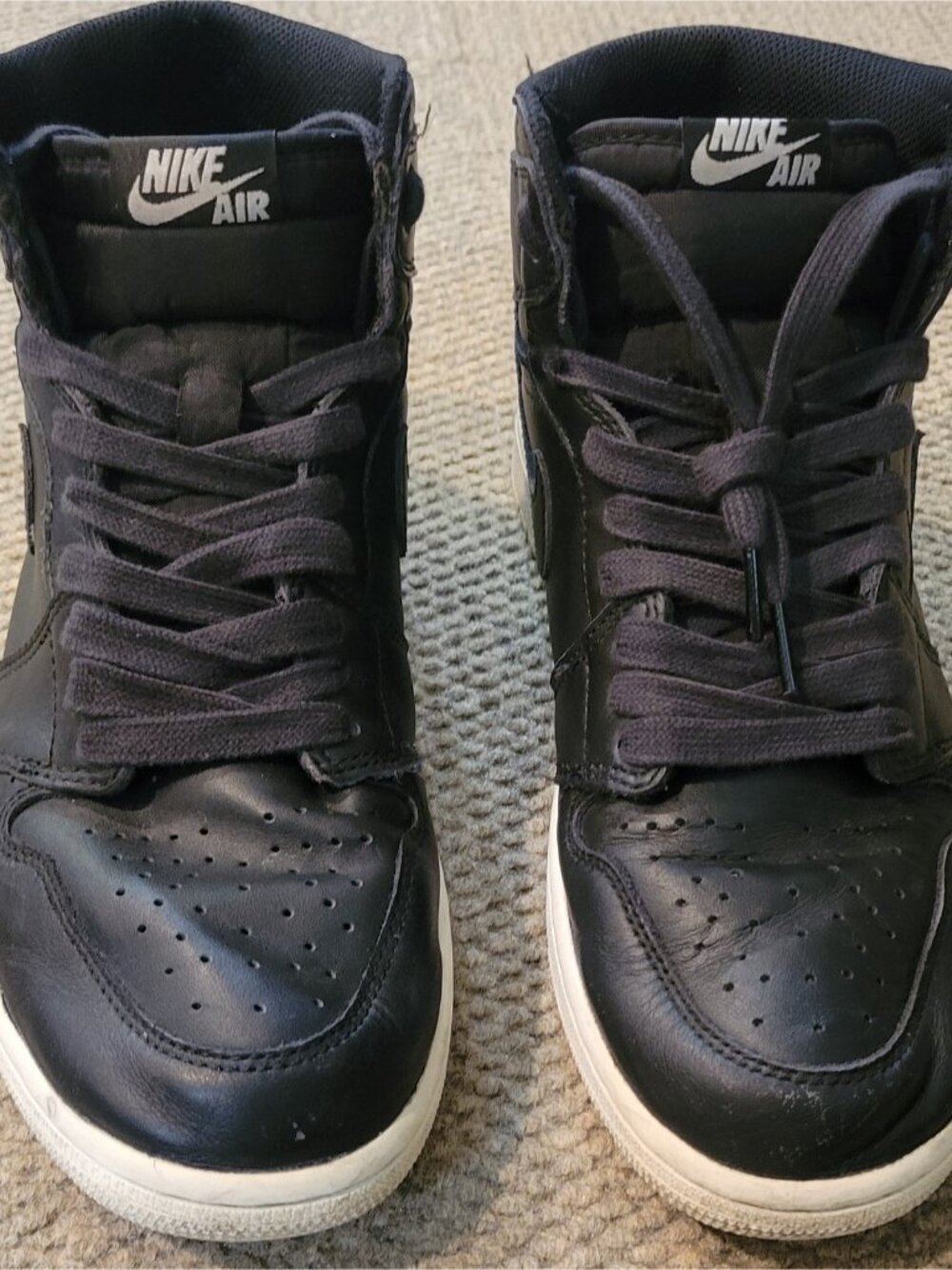 Air Jordan 1 Retro OG High Cyber Monday - Size 9.5